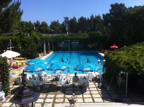 ***  Hotel Gri-Mar Llanca إسبانيا